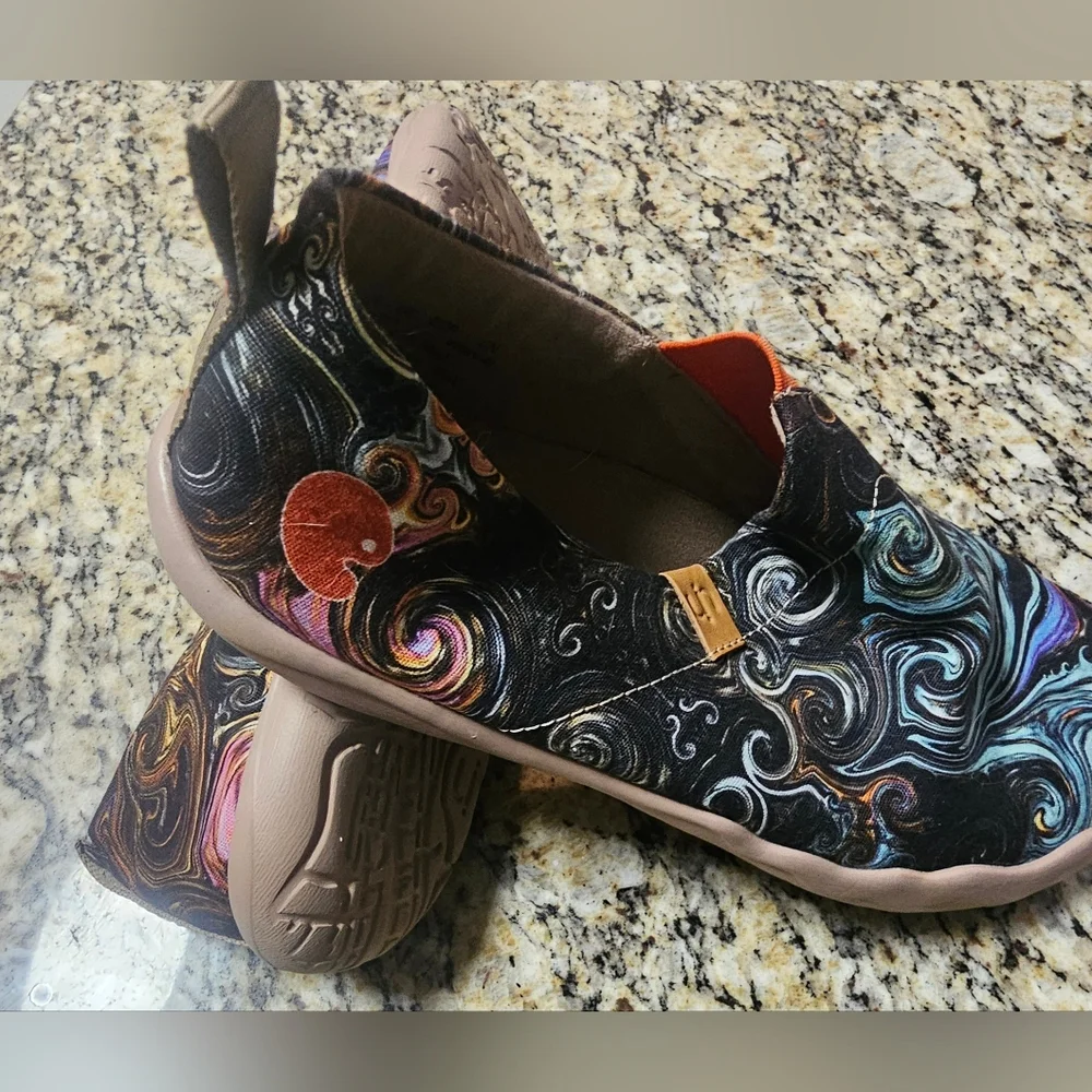 UIN Women's Art Painted Travel Shoes, in the "Starry Night Swirl" Size 9 - Picture 8 of 11